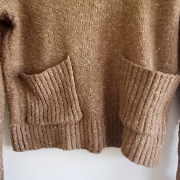 GREEN Sweater - Picture 3 of 5